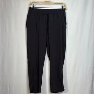 🥽lululemon athletica black jogger Cropped Pants